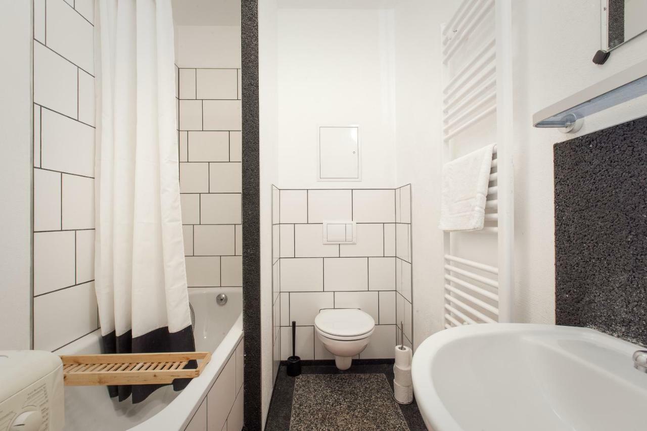 3 Bedroom Apartment เบอร์ลิน ภายนอก รูปภาพ
